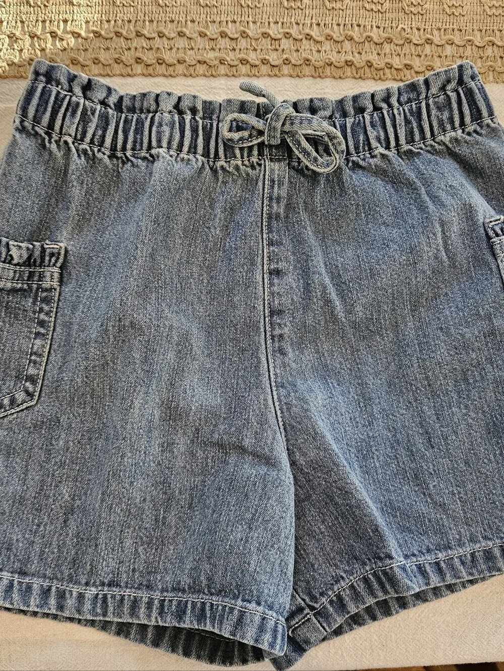 Carter's Girls Denim Shorts Size 5 Elastic Waist Ruffle Pocket Accents